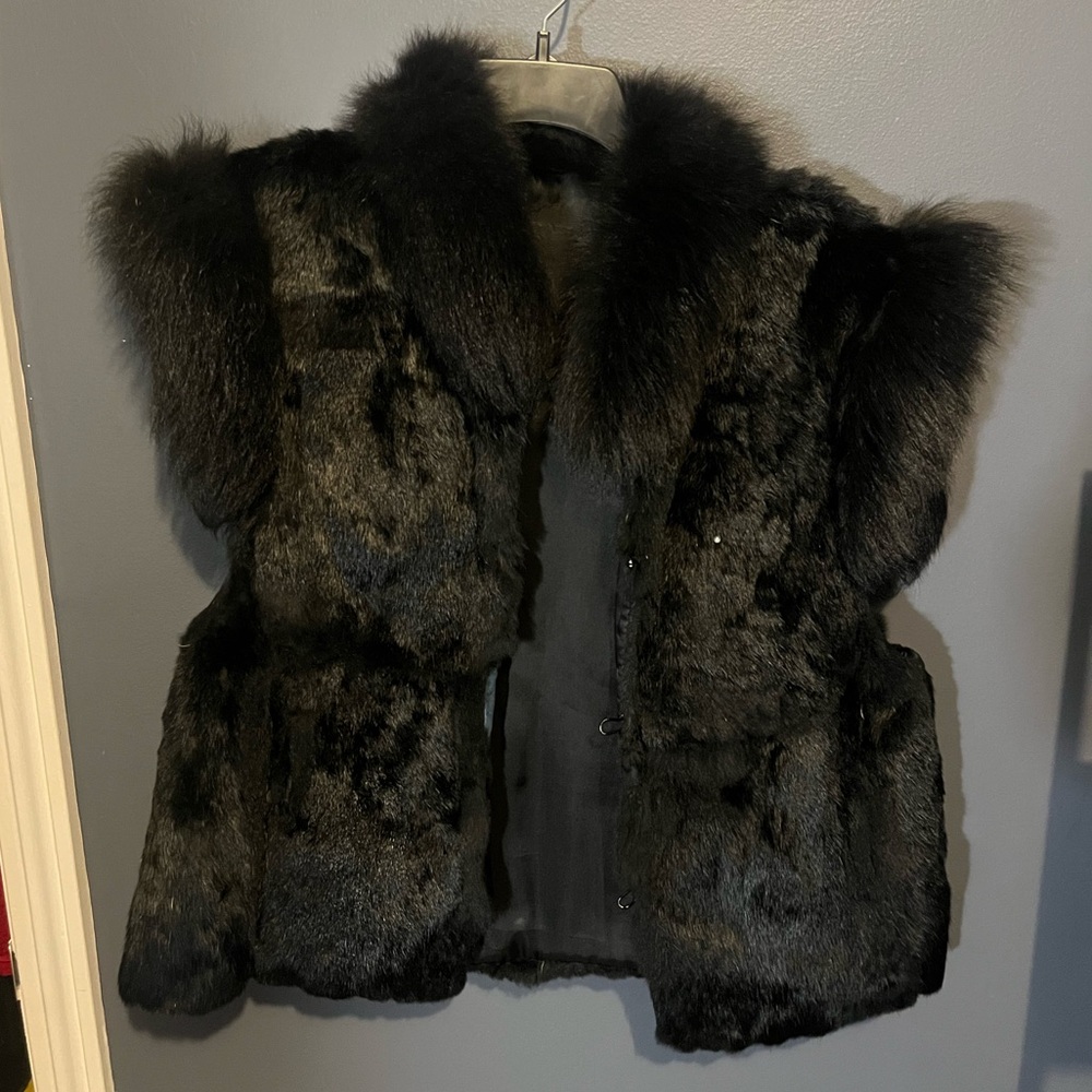 Women’s Black Rabbit Fur Shawl Sleeveless Jacket Vest Size Medium/Large